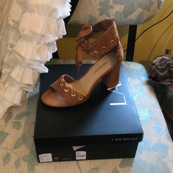 Lace up sandals - Picture 1 of 3